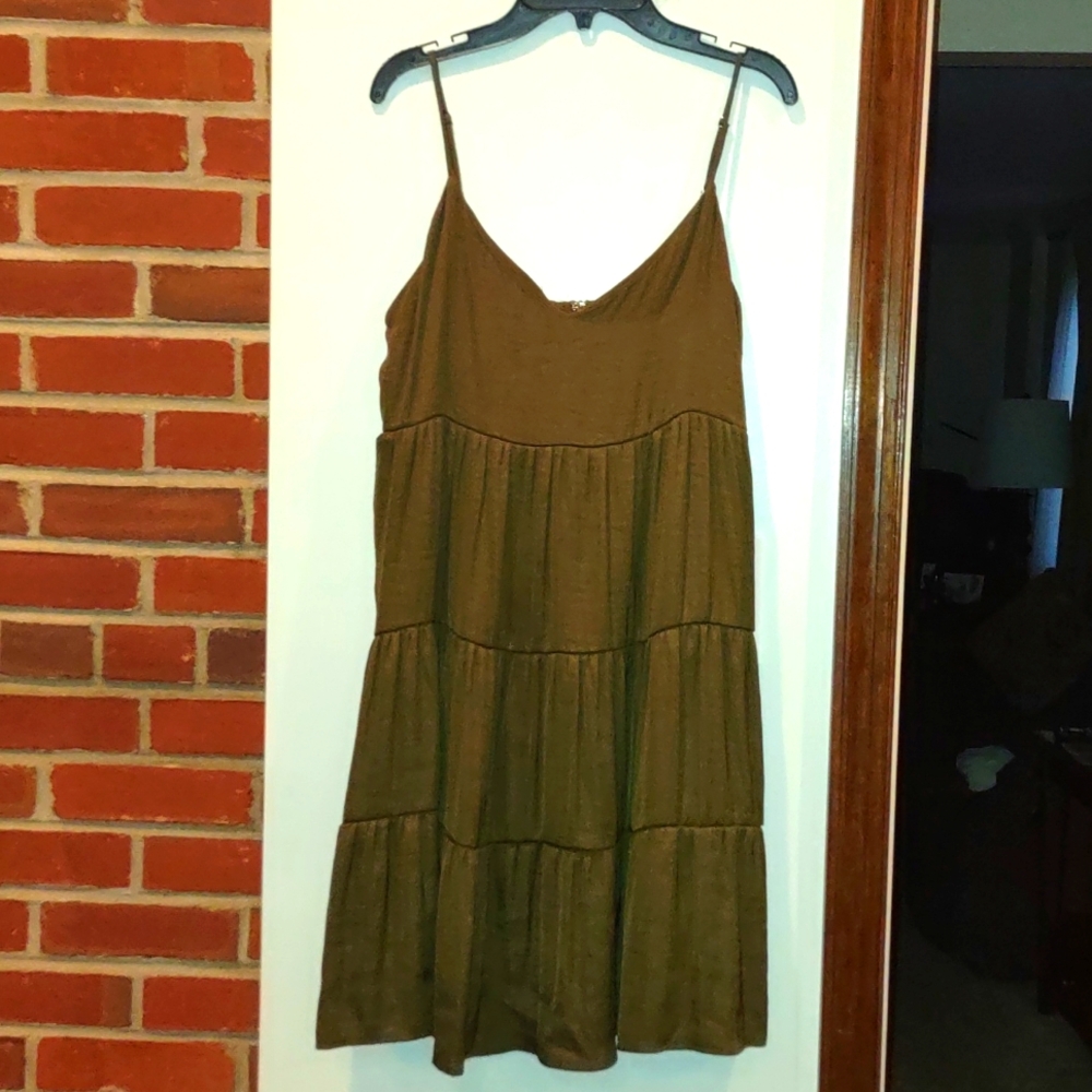 June & Hudson, Spaghetti Strap dress, Olive Green, Excellent Condition, small